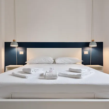 Apartment Guesthost - Urban House Carducci - *