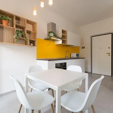 Guesthost - Urban House Carducci -