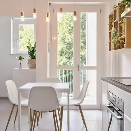 Apartment Guesthost - Urban House Carducci -