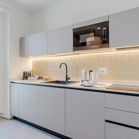Guesthost - Carducci Studios Apartment Turin
