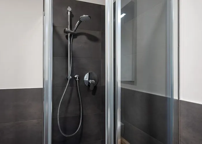 Guesthost - Urban House Carducci - *