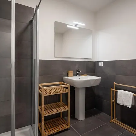 Guesthost - Carducci Studios * Turin
