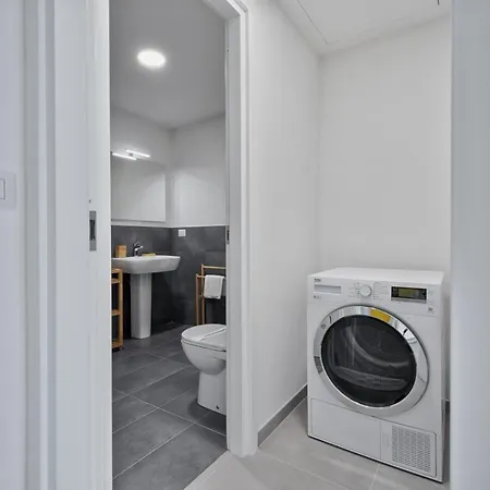 Guesthost - Urban House Carducci - Apartamento *